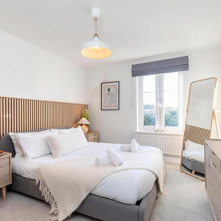 Cosy 2-Bed Apartment In Tivoli Челтнем Екстер'єр фото