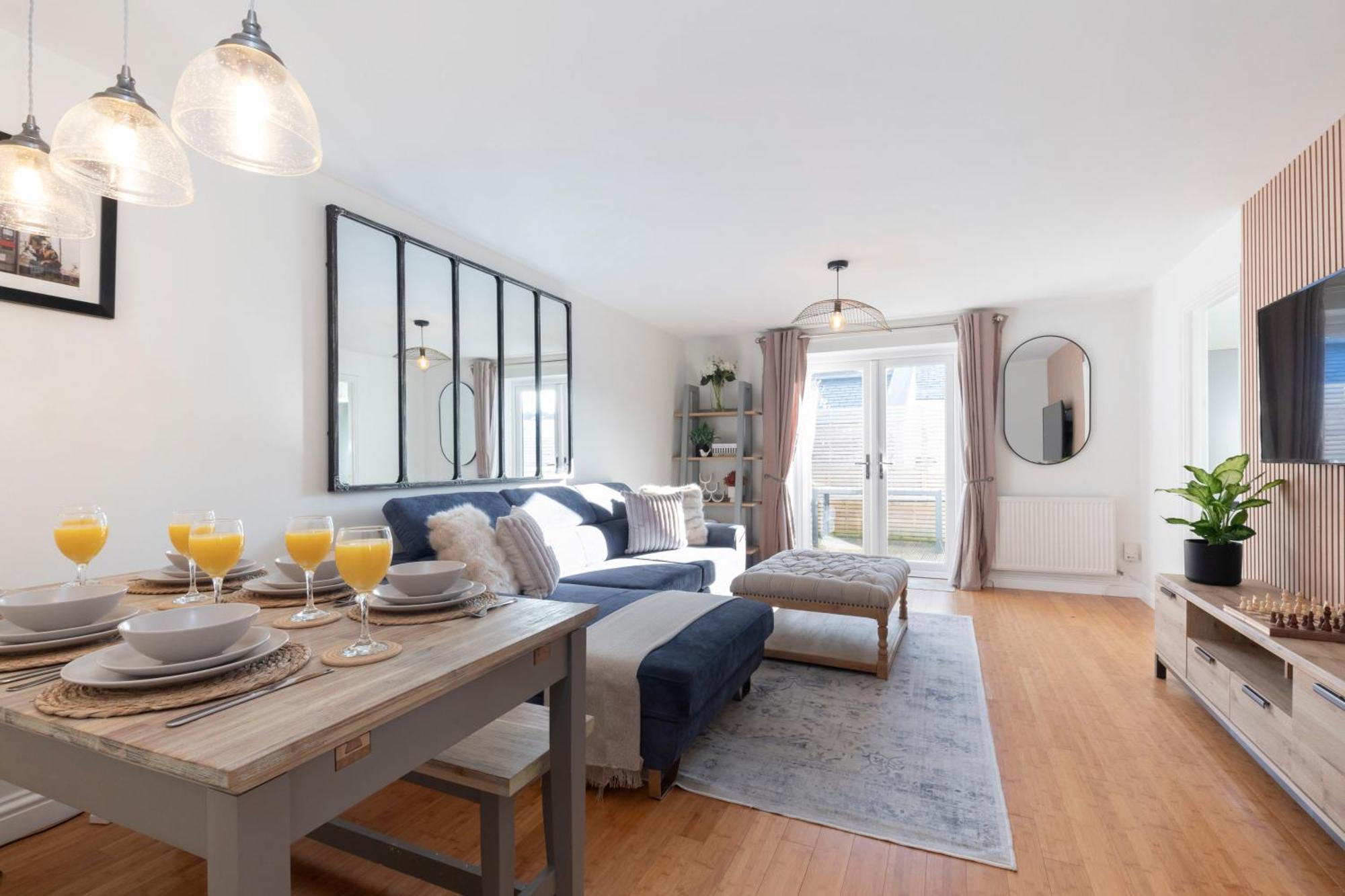 Cosy 2-Bed Apartment In Tivoli Челтнем Екстер'єр фото