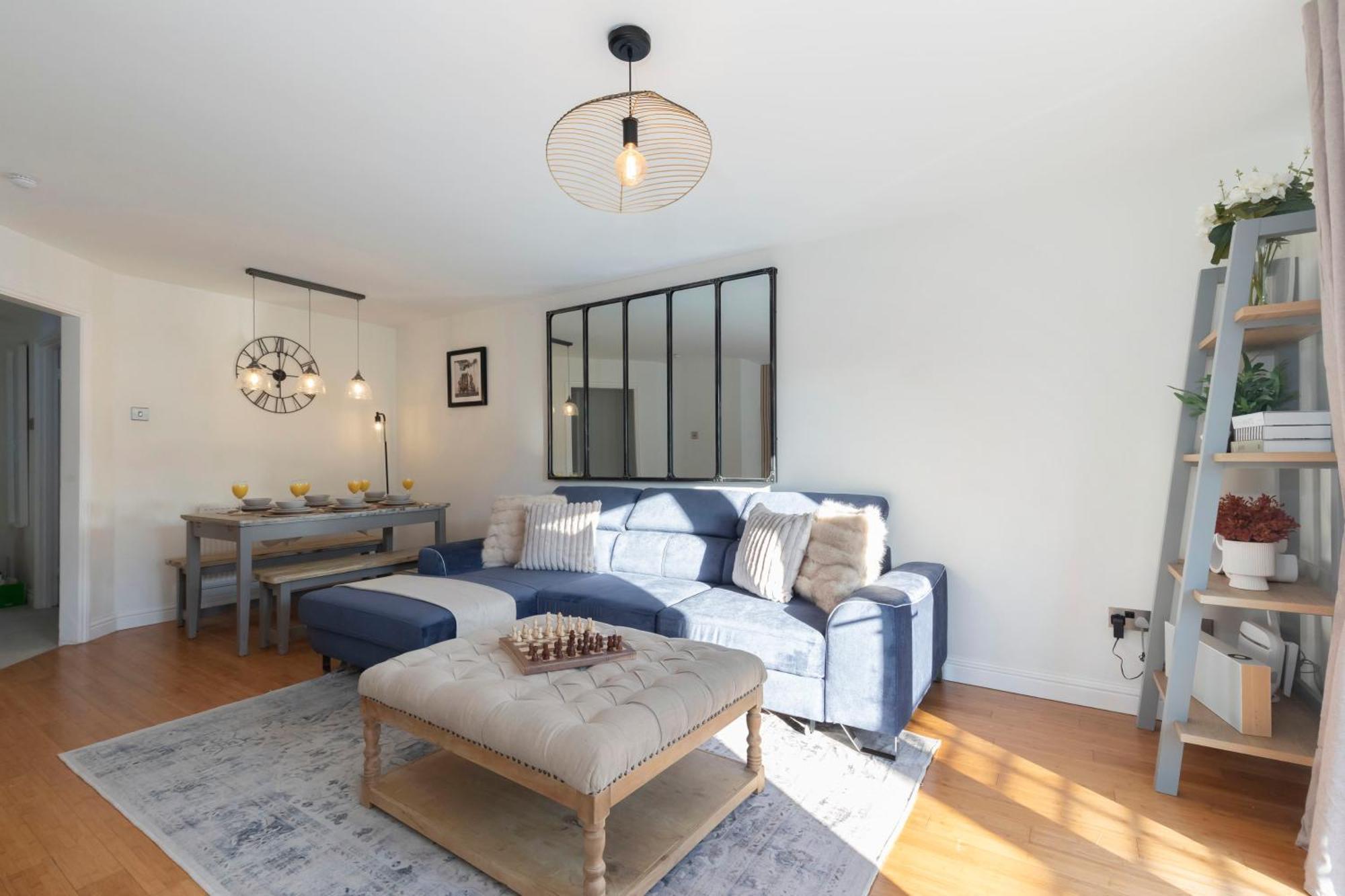 Cosy 2-Bed Apartment In Tivoli Челтнем Екстер'єр фото