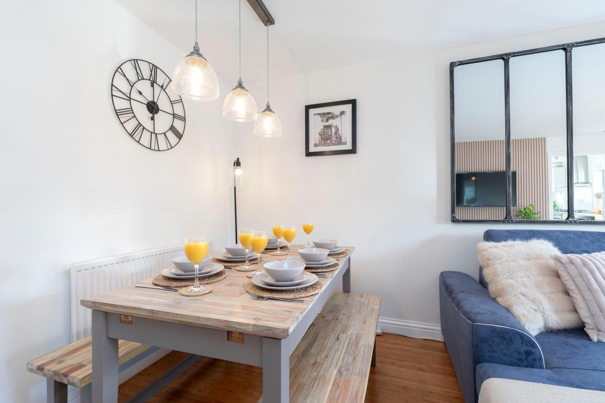 Cosy 2-Bed Apartment In Tivoli Челтнем Екстер'єр фото