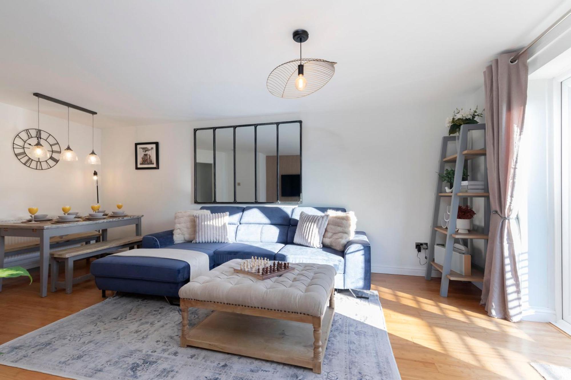 Cosy 2-Bed Apartment In Tivoli Челтнем Екстер'єр фото